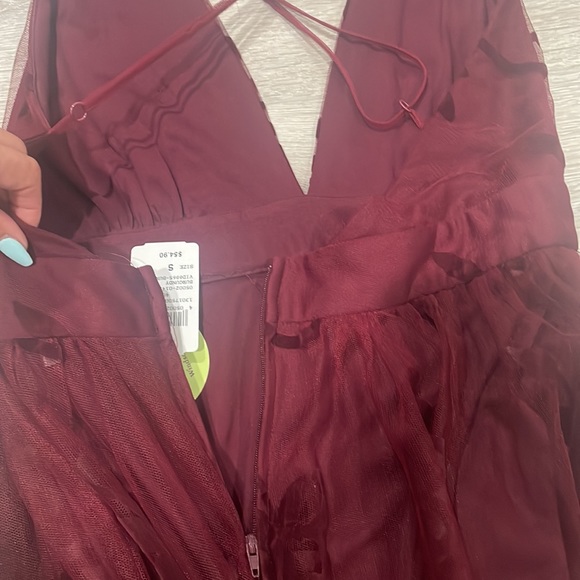 Windsor lined dress size small burgundy, color. - Picture 5 of 6